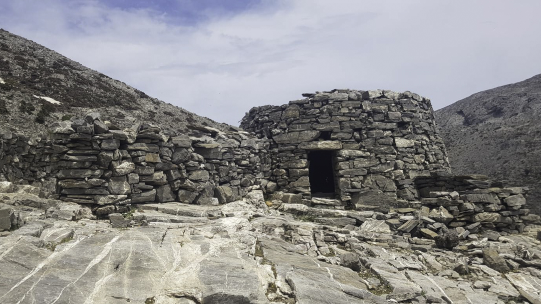 Kamares cave | Hike in myth