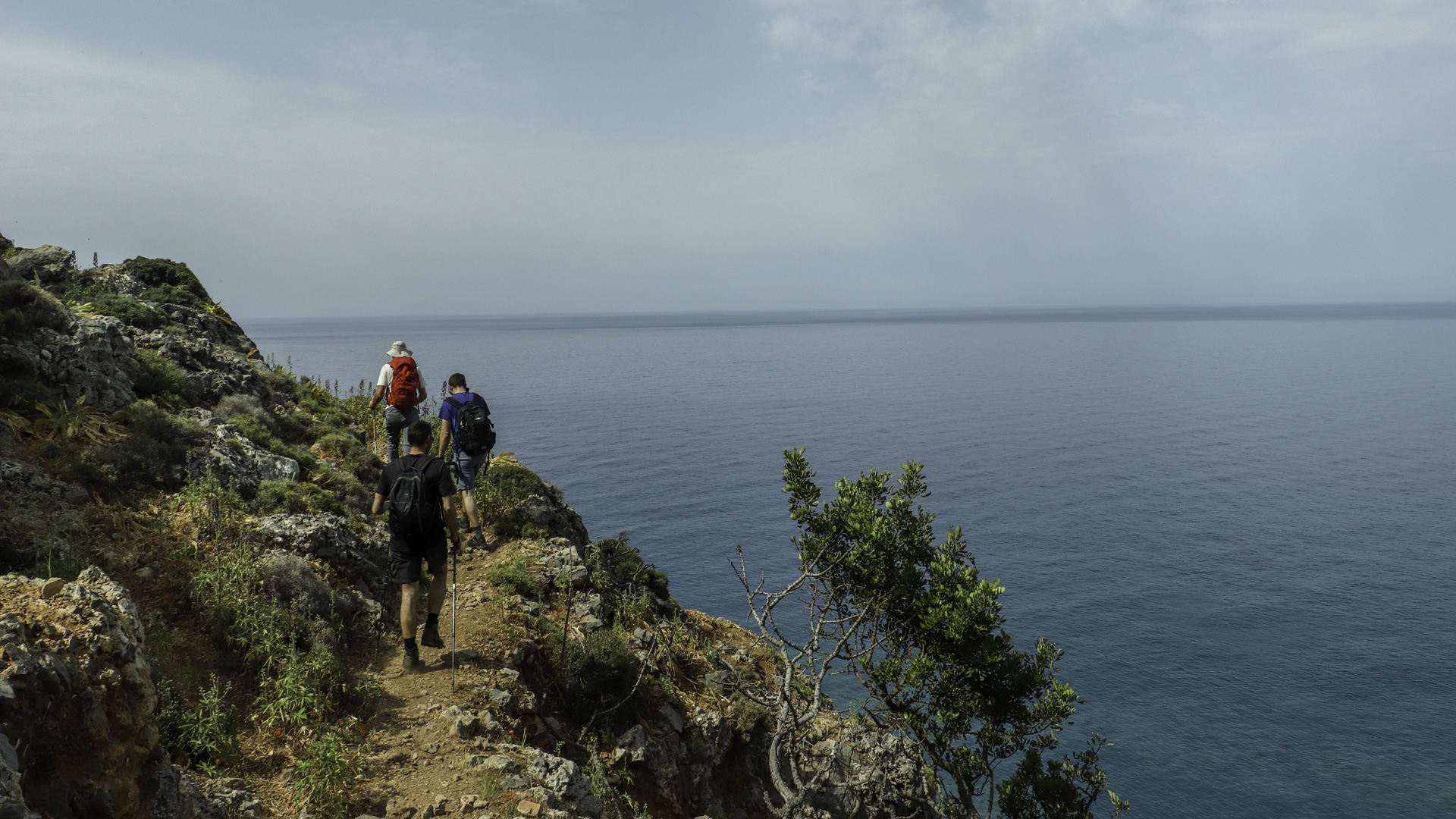 Travel and hiking in Crete