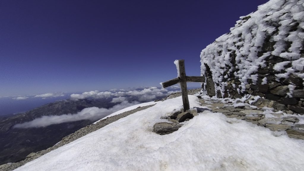 Panoramic view from Psiloritis summit (2,456m) overlooking the Aegean and Libyan Seas in 2026.